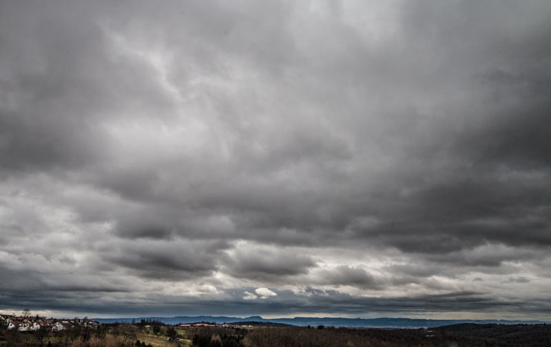 Stürmisches Regenwetter im März