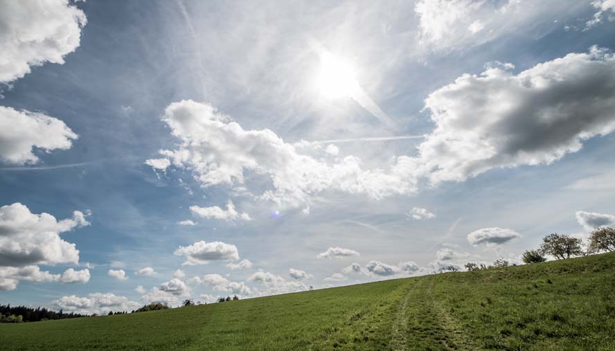 Auf sonnig und mild folgt im April oftmals apriltypisches unbeständiges Wetter Auf sonnig und mild folgt im April oftmals apriltypisches unbeständiges Wetter