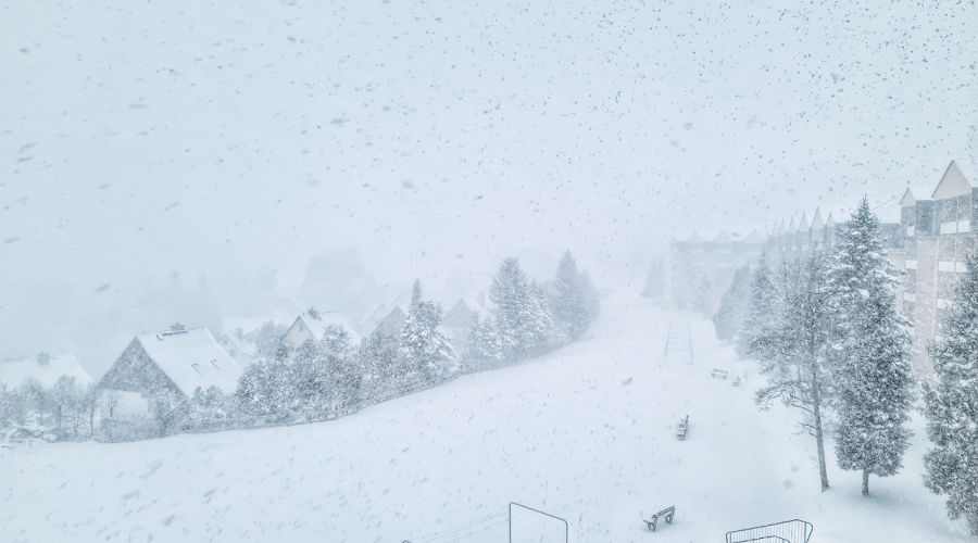 Ab den mittleren Lagen stellen sich nach dem zweiten Advent winterliche Wetterverhältnisse ein © Martin Bloch