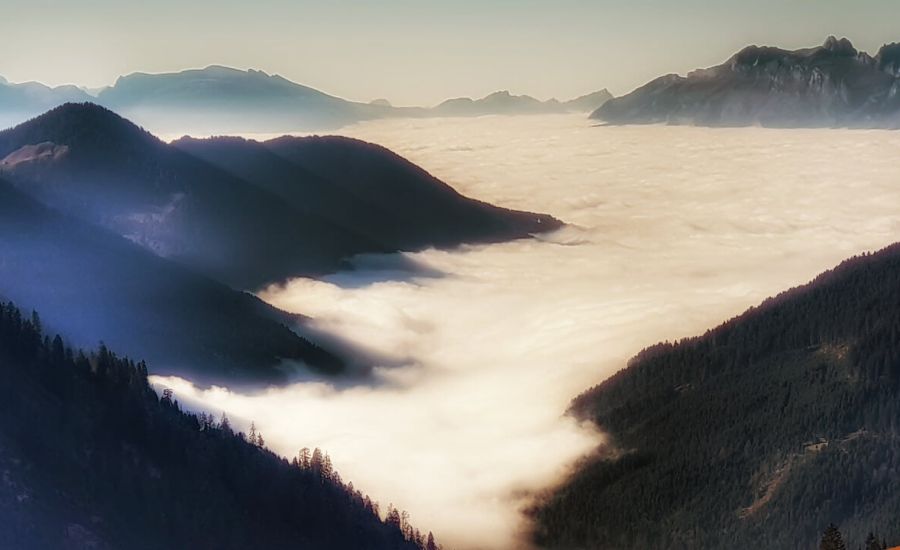 Sonne, Wolken, Nebel und zeitweilige Schauer © Martin Bloch