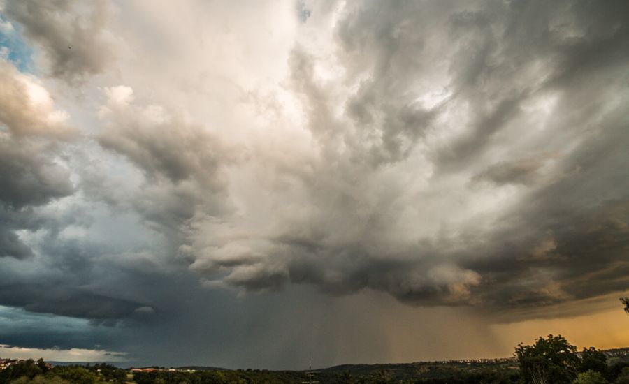 Zunächst noch Hitze und teils unwetterartige Wetterereignisse