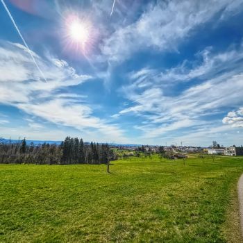 Sonniges und frühlingshaft warmes Osterwetter