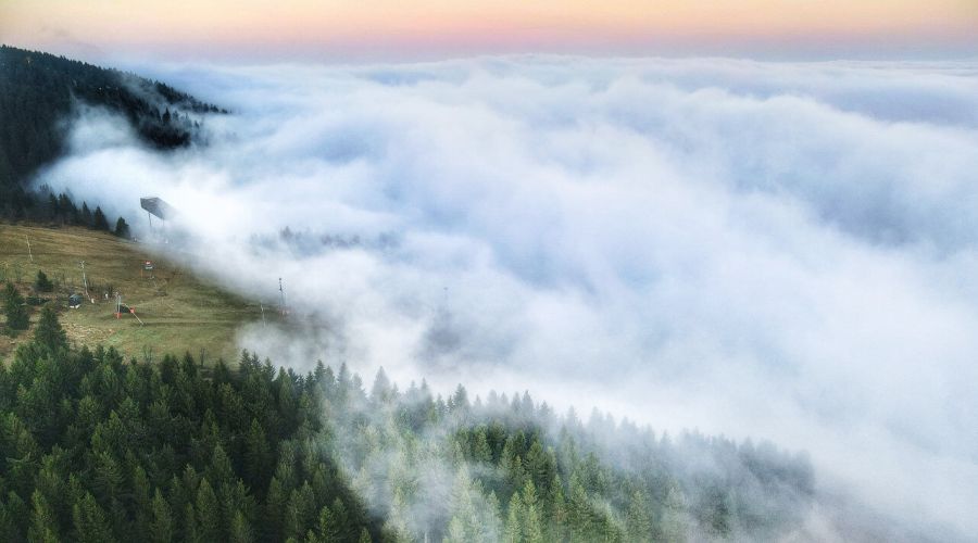 Sonne, Wolken und Nebel - der November präsentiert sich in dieser Woche oftmals grau und trübe © Martin Bloch