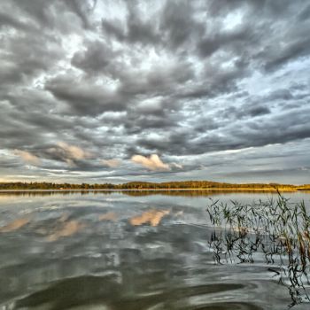 Kräftige Schauer und Gewitter ziehen über Deutschland hinweg