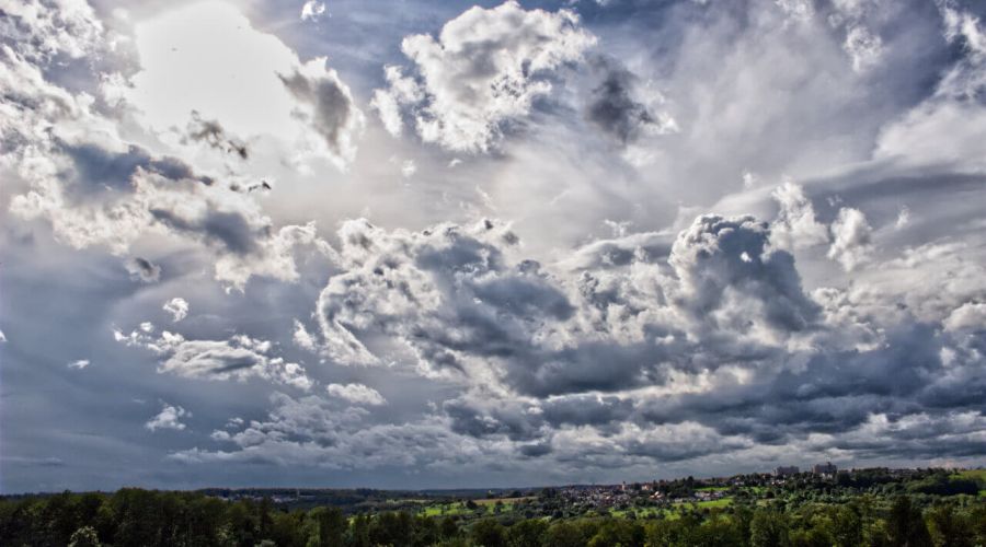 Schauer und Gewitter mit Temperatursturz vor Ostern - nach Ostern ist neben Sommerwetter auch kühles Aprilwetter möglich