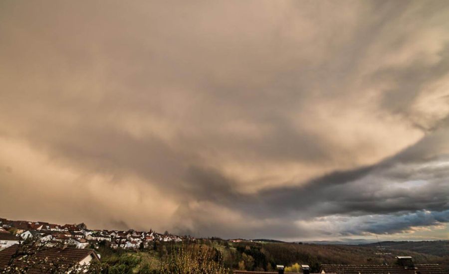 Wetter Frühling - Turbulente Schauer sorgen binnen kürzester Zeit für erhebliche Niederschlagsmengen