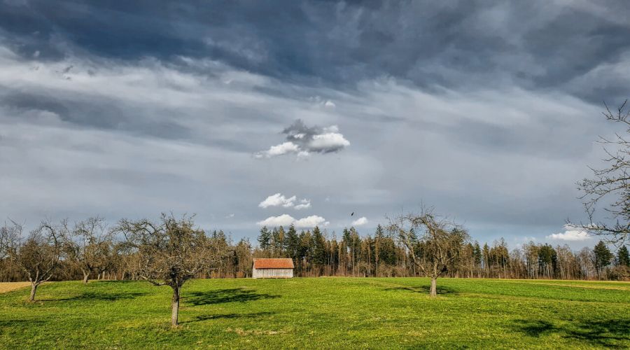Ein Hoch dehnt sich an den Osterfeiertagen über Deutschland aus